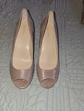 Calvin Klein Neutral Taupe Peep-Toe Heels Size 8.5 Med